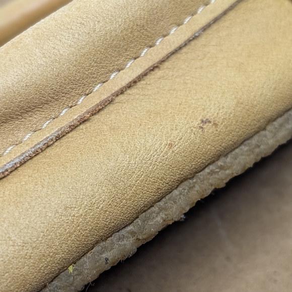 Laurentian Chief | Moose Hide Slippers, Natural Crepe Rubber Sole, Size 7 - Picture 11 of 14